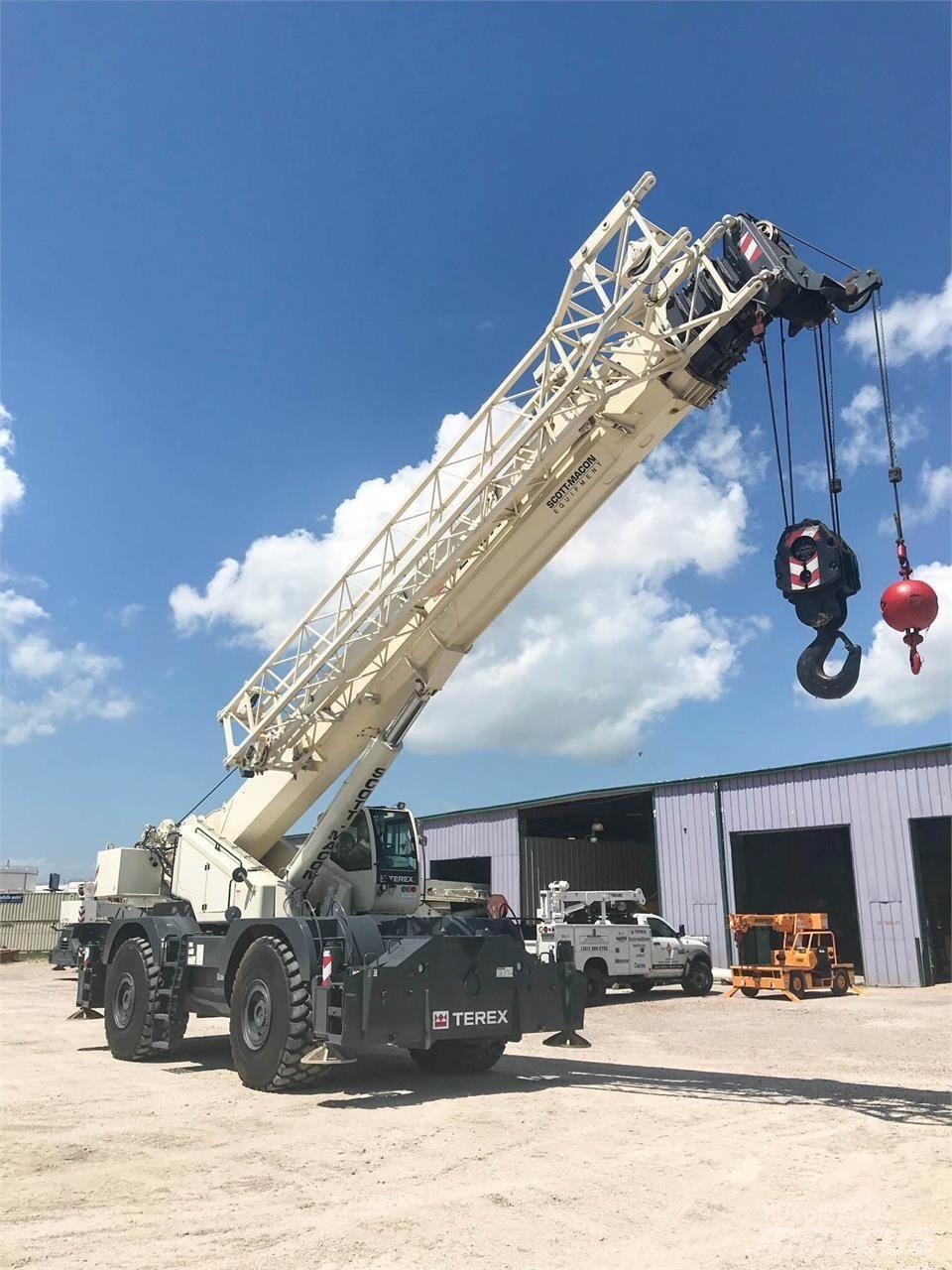 Terex QUADSTAR 1100 Neapdoroto reljefo kranai