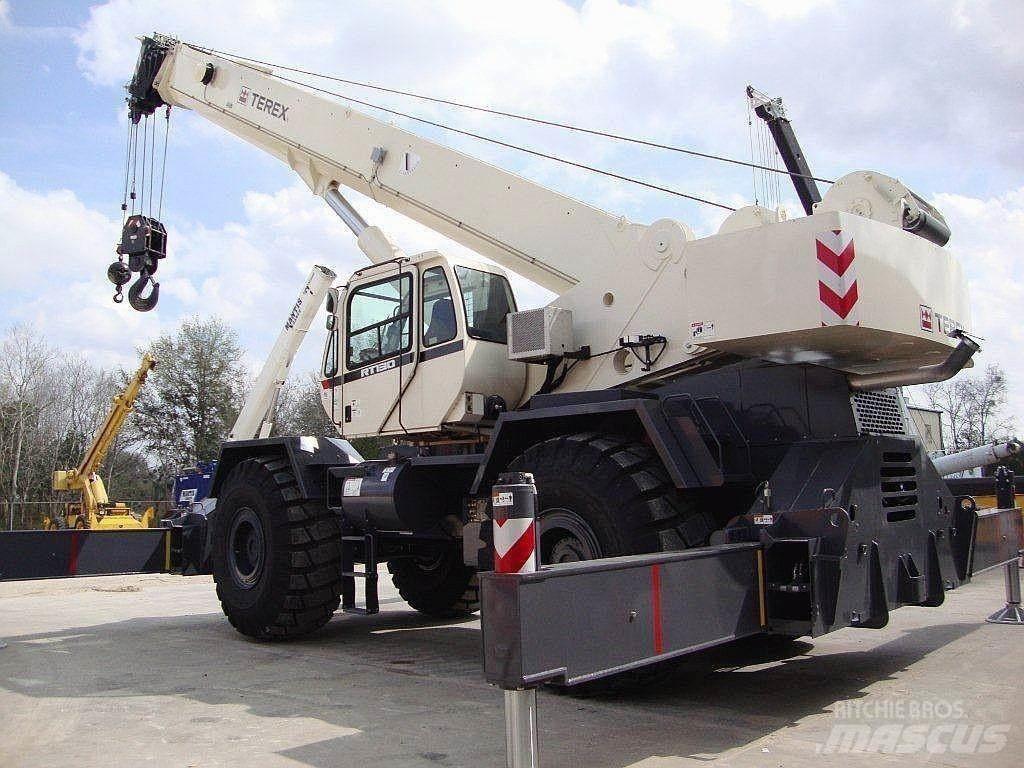 Terex RT130 Neapdoroto reljefo kranai