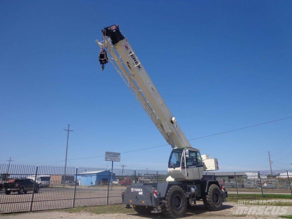 Terex RT230-1 Neapdoroto reljefo kranai
