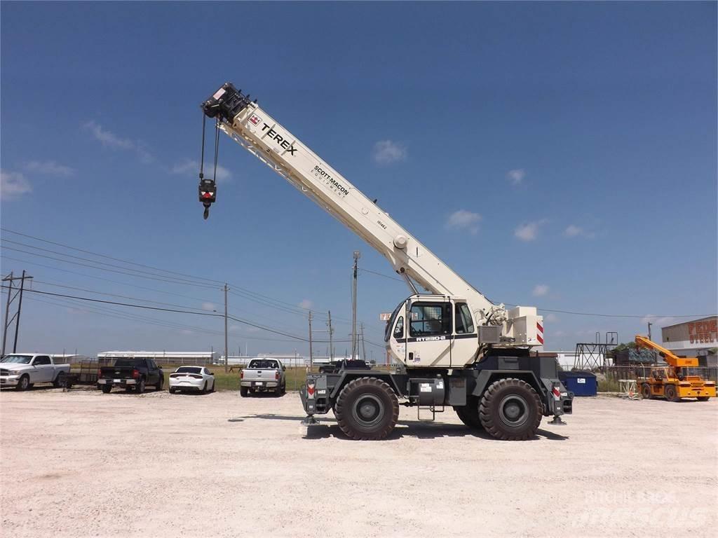Terex RT230-2 Neapdoroto reljefo kranai