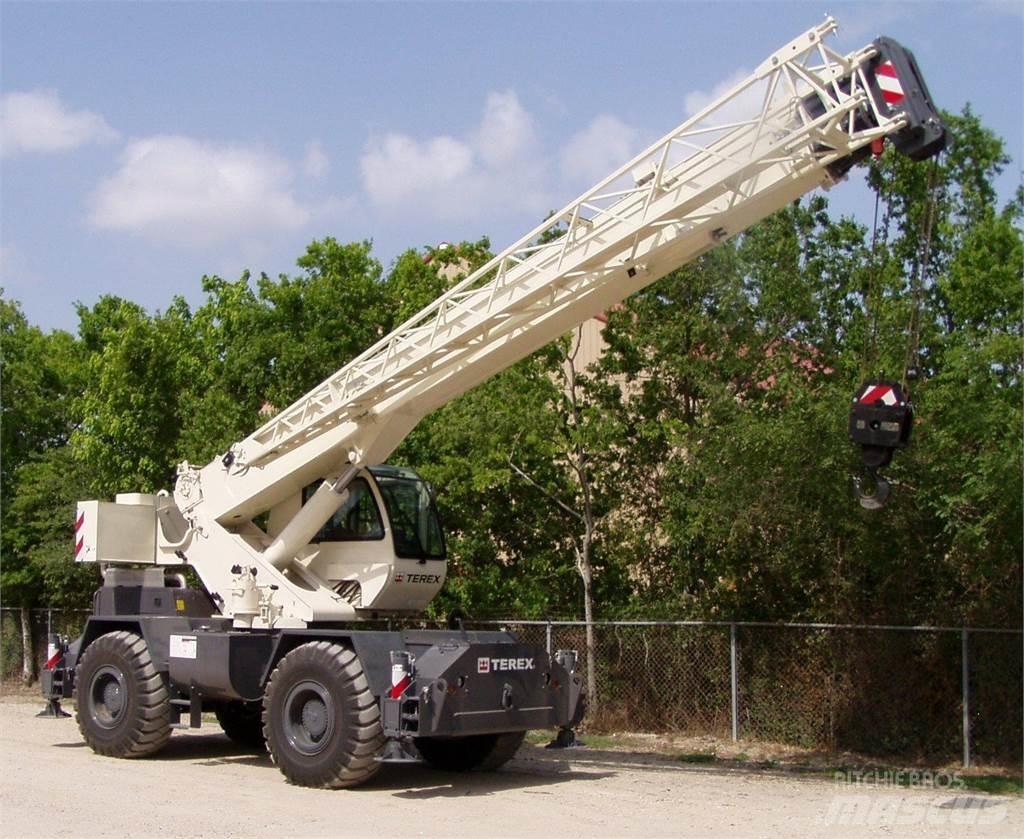 Terex RT230-2 Neapdoroto reljefo kranai
