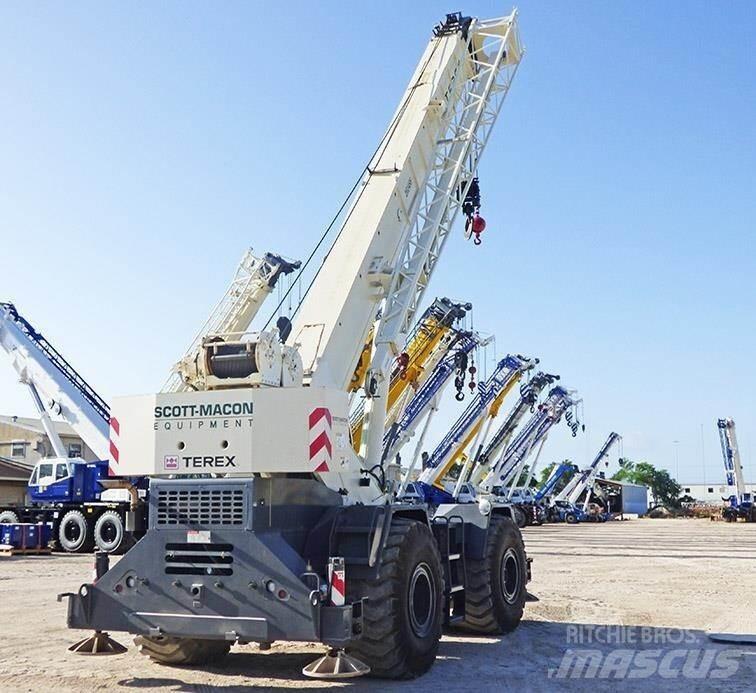 Terex RT555 Neapdoroto reljefo kranai
