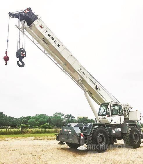 Terex RT555-1 Neapdoroto reljefo kranai