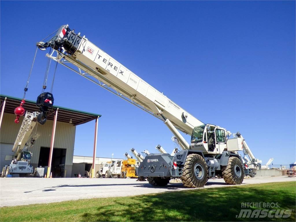 Terex RT555-1 Neapdoroto reljefo kranai