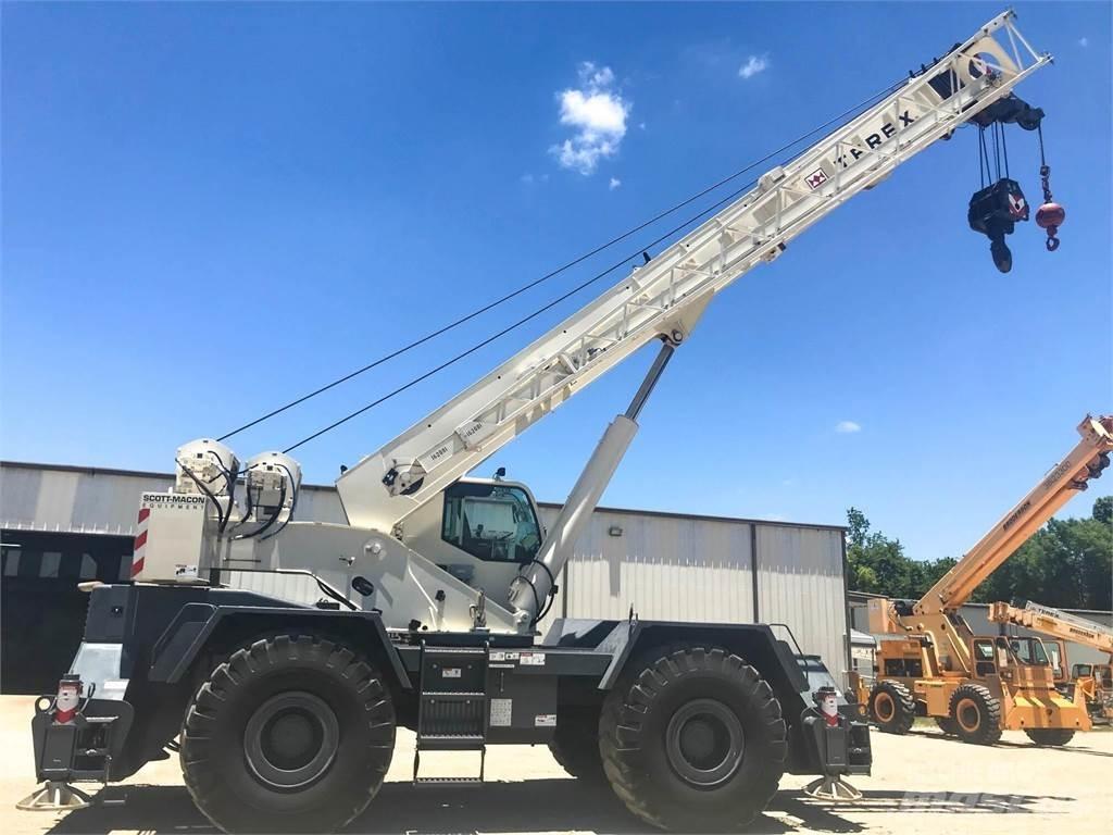 Terex RT670 Neapdoroto reljefo kranai