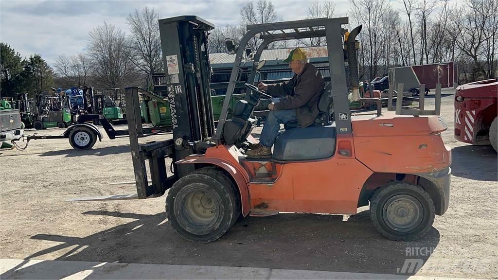 Toyota 7FDU45 Šakiniai krautuvai - Kita