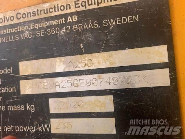 Volvo A25G Vandens sunkvežimiai