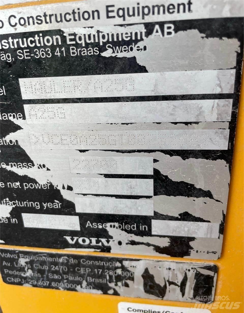 Volvo A25G Karjeriniai savivarčiai