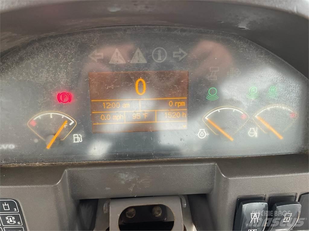 Volvo DD120B Porinių būgnų volai