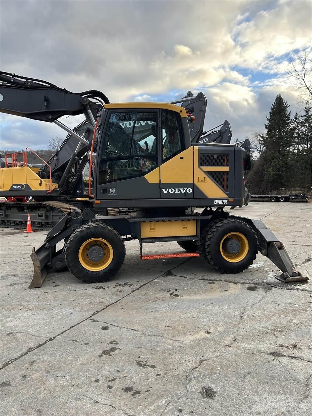 Volvo EWR170E Ratiniai ekskavatoriai