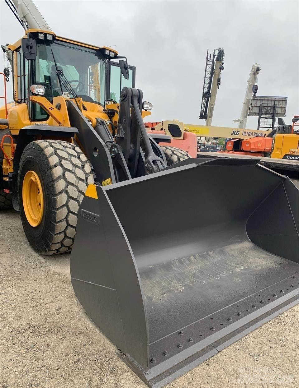 Volvo L120H Naudoti ratiniai krautuvai