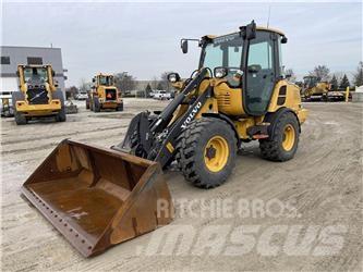 Volvo L25H Naudoti ratiniai krautuvai