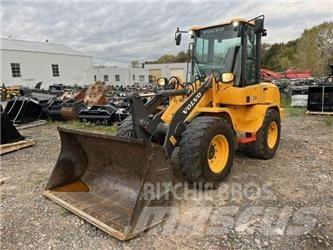 Volvo L30G Naudoti ratiniai krautuvai