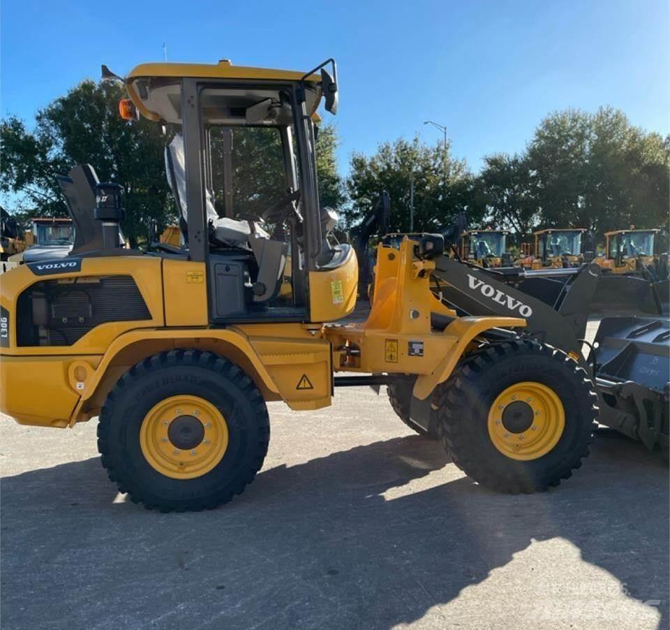Volvo L30GS Naudoti ratiniai krautuvai