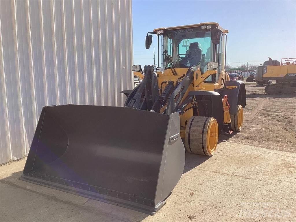 Volvo L60H Naudoti ratiniai krautuvai