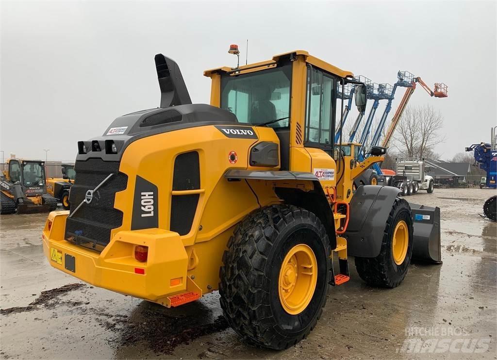 Volvo L60H Naudoti ratiniai krautuvai