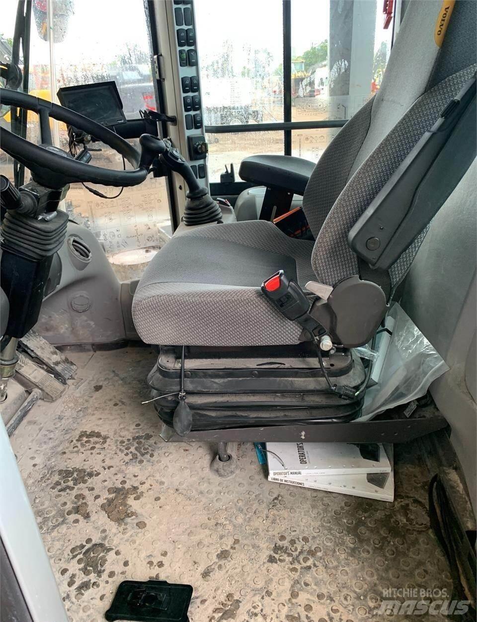 Volvo L60H Naudoti ratiniai krautuvai