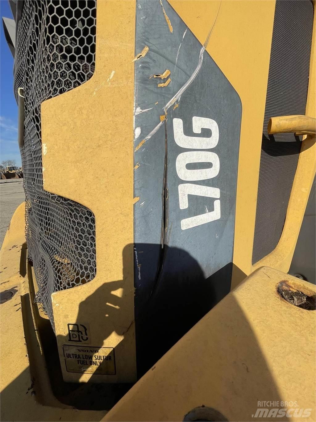 Volvo L70G Naudoti ratiniai krautuvai