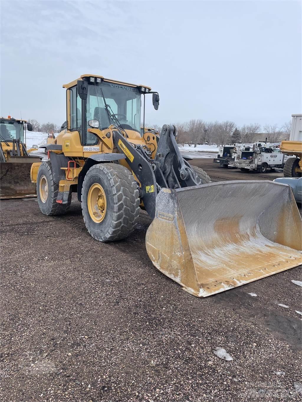 Volvo L70H Naudoti ratiniai krautuvai