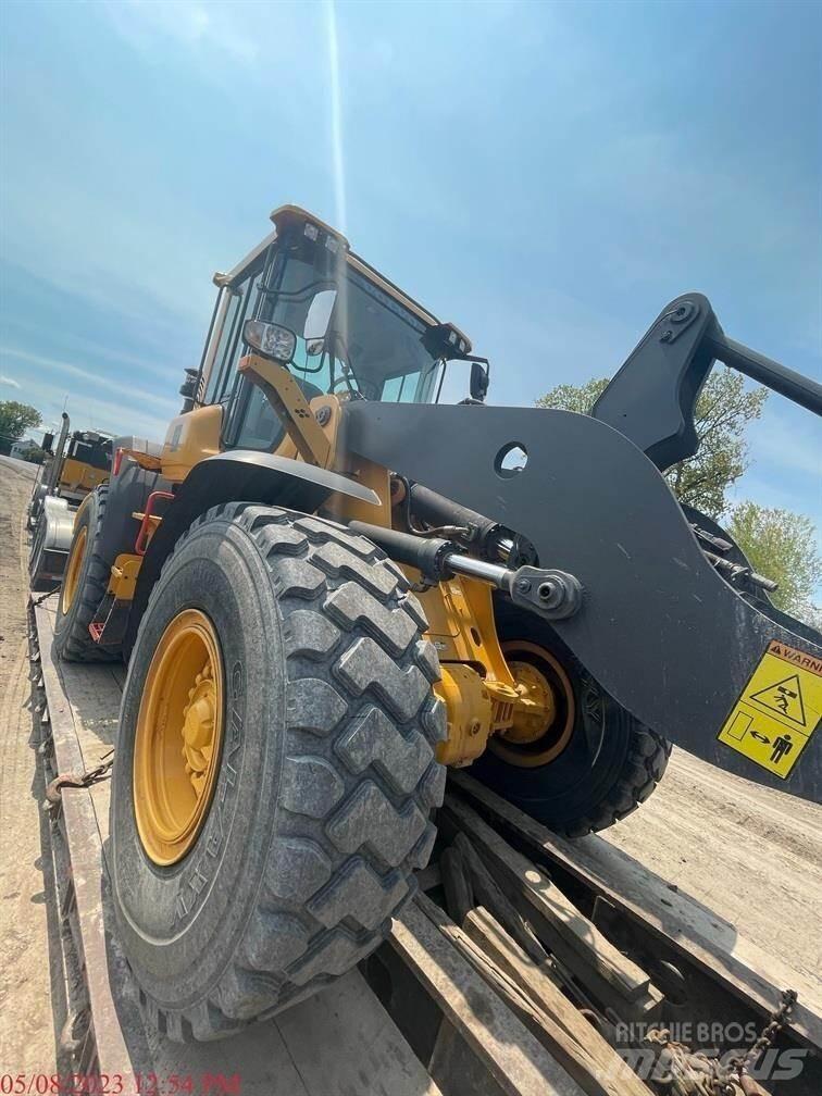 Volvo L70H Naudoti ratiniai krautuvai