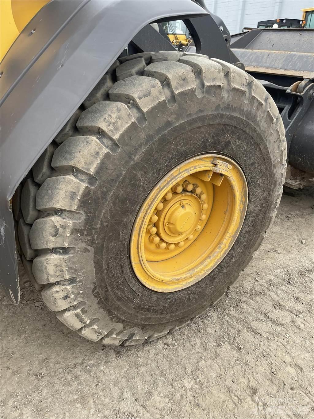 Volvo L90H Naudoti ratiniai krautuvai