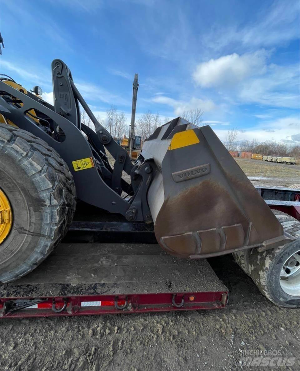 Volvo L90H Naudoti ratiniai krautuvai