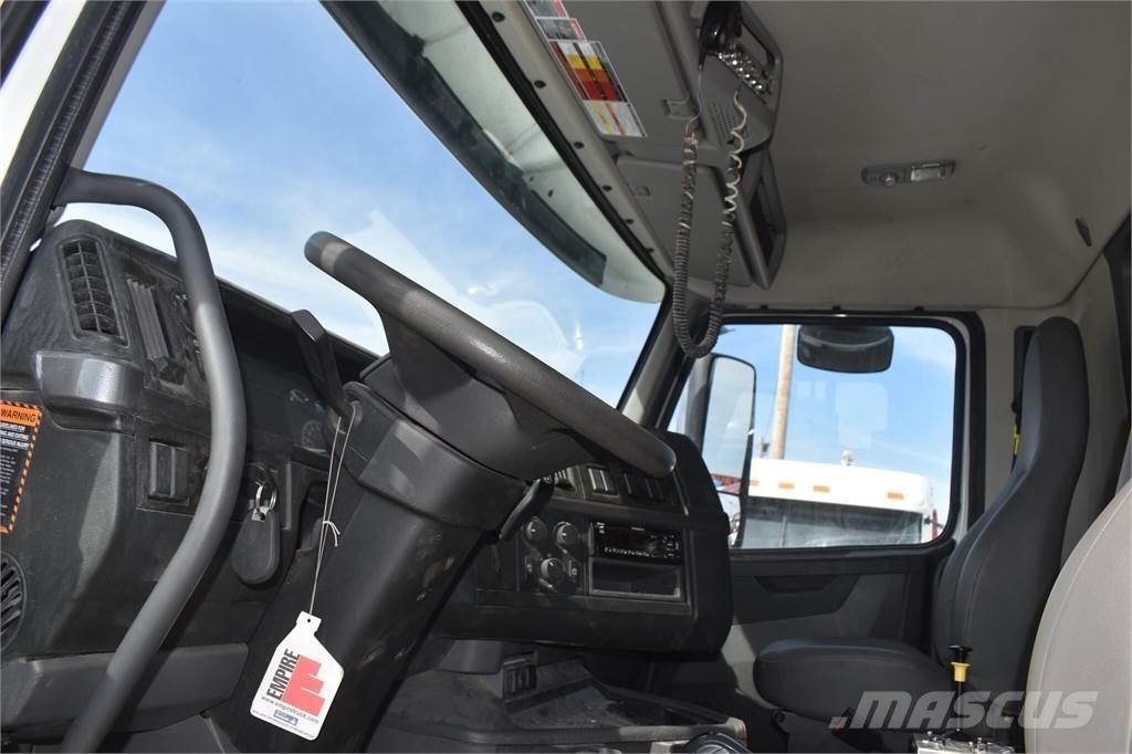 Volvo VHD84B300 Savivarčių priekabų vilkikai