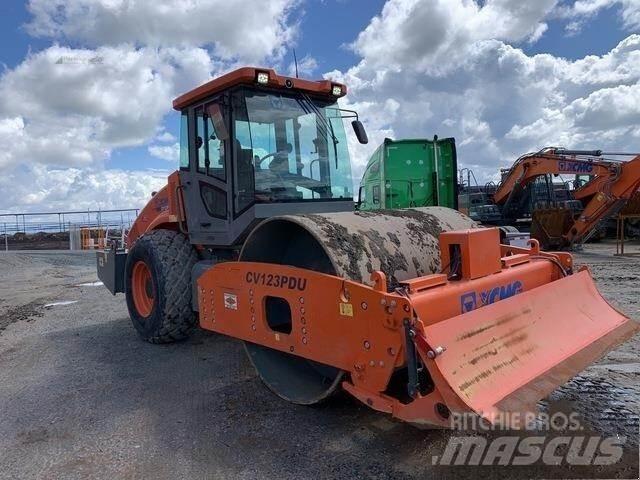 XCMG CV123PDU Porinių būgnų volai