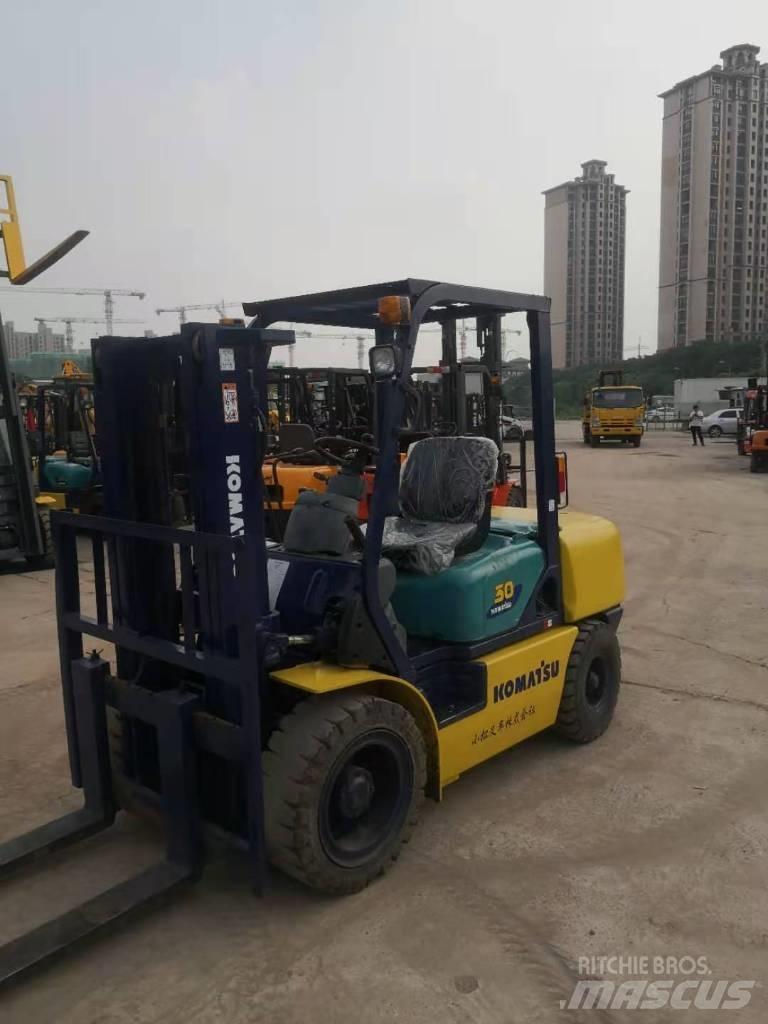 Komatsu FD 30 T-14 Dyzeliniai krautuvai