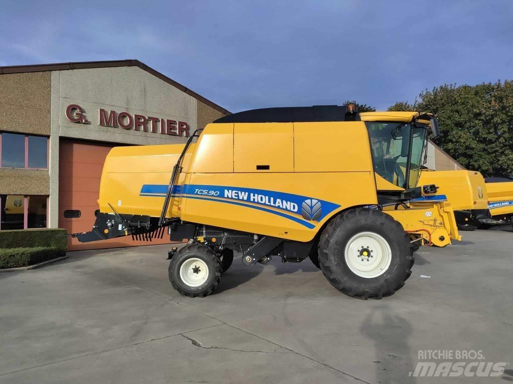 New Holland TC 5.90 Derliaus nuėmimo kombainai