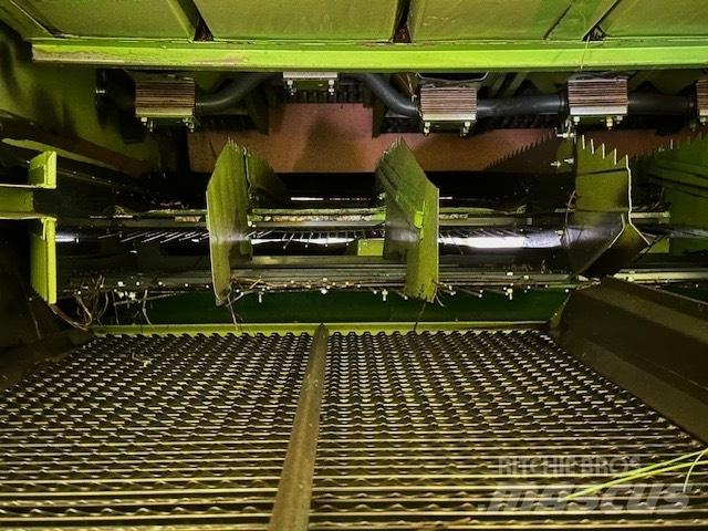 CLAAS Mega 208 Derliaus nuėmimo kombainai