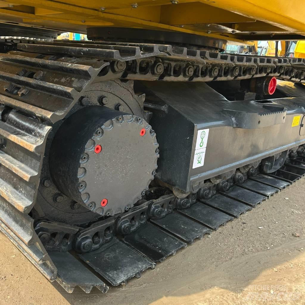 Komatsu 130 Vikšriniai ekskavatoriai