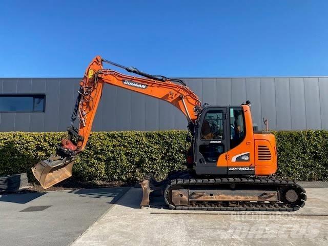 Hitachi 135US-6 Vikšriniai ekskavatoriai
