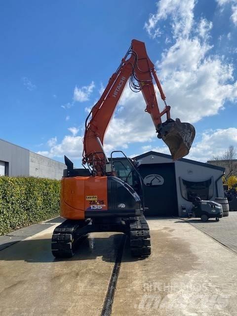 Hitachi 135US-6 Vikšriniai ekskavatoriai