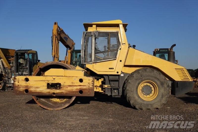 Bomag BW 225 D-3 Porinių būgnų volai