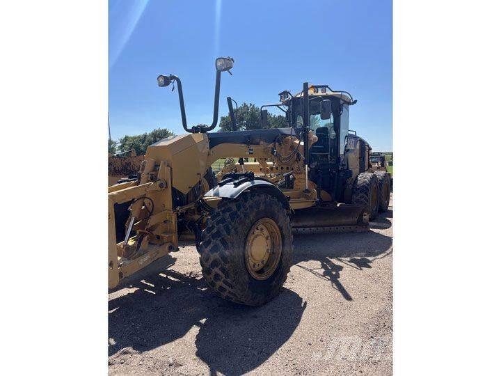 CAT 140 M Greideriai