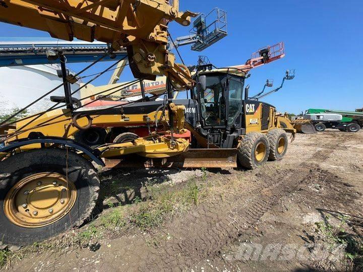 CAT 140 M Greideriai