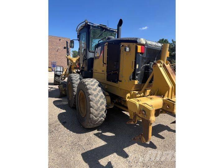 CAT 140 M Greideriai
