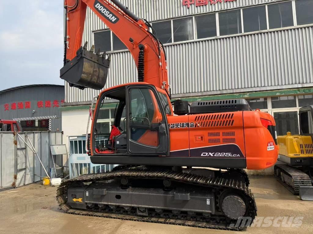 Doosan DX 225 LCA Vikšriniai ekskavatoriai