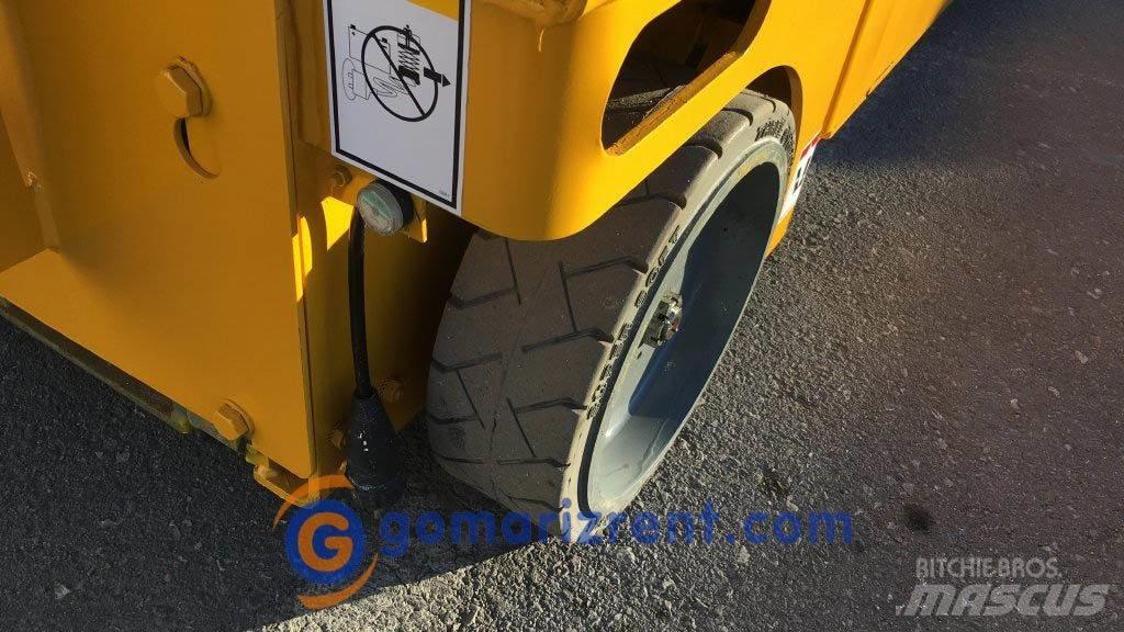 Haulotte Compact 10 Žirkliniai keltuvai