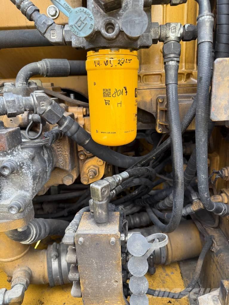 CAT 323 D L Vikšriniai ekskavatoriai