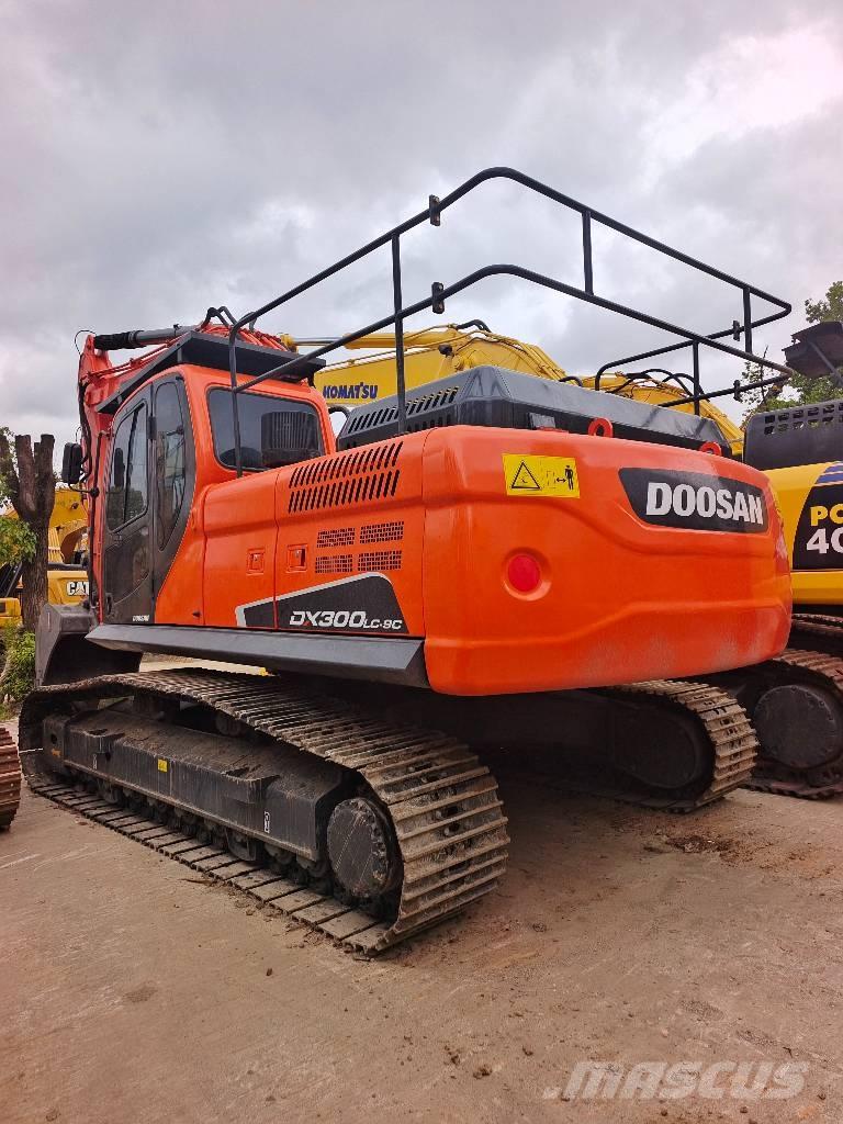Doosan DX 300 Vikšriniai ekskavatoriai