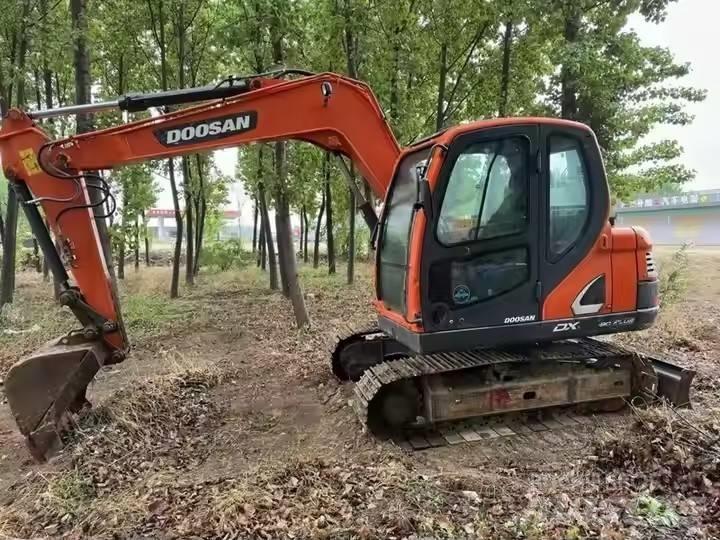 Doosan DX75 Vikšriniai ekskavatoriai
