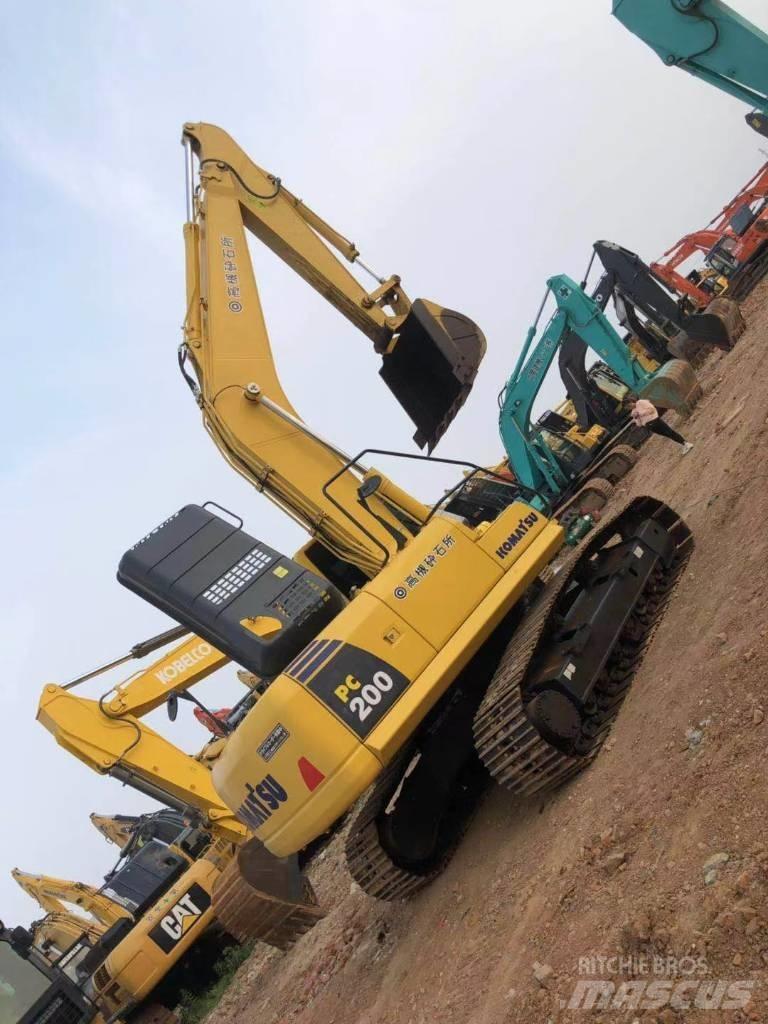 Komatsu 200-8 Vikšriniai ekskavatoriai