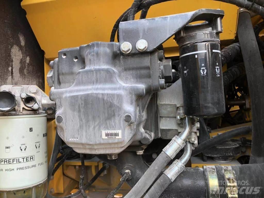 Komatsu 200-8 Vikšriniai ekskavatoriai