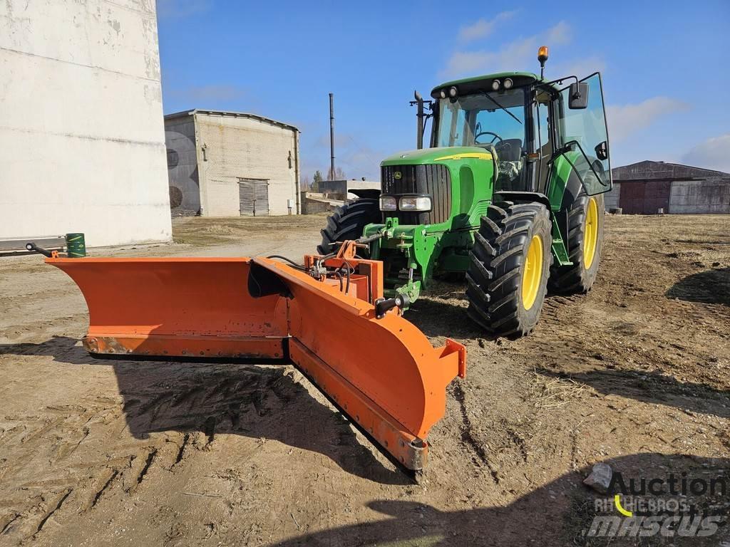 John Deere 6820 Traktoriai