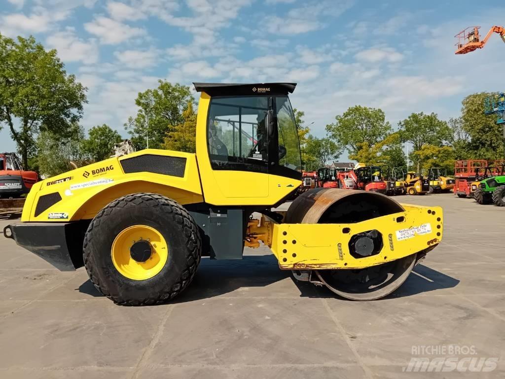 Bomag BW 213 D-5 Gruntiniai volai