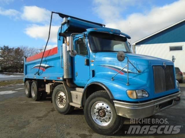 International 9200 i Savivarčių priekabų vilkikai