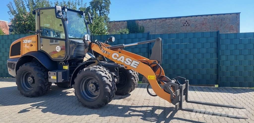 CASE 321 F Evolution Naudoti ratiniai krautuvai