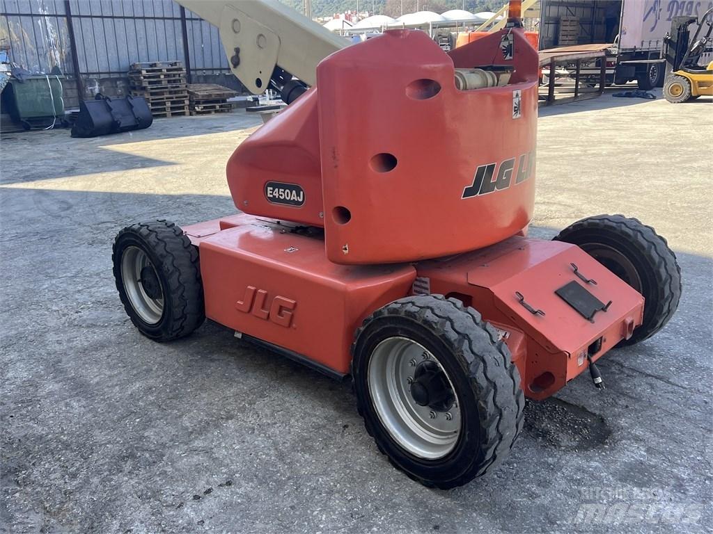 JLG E450 AJ Alkūniniai keltuvai